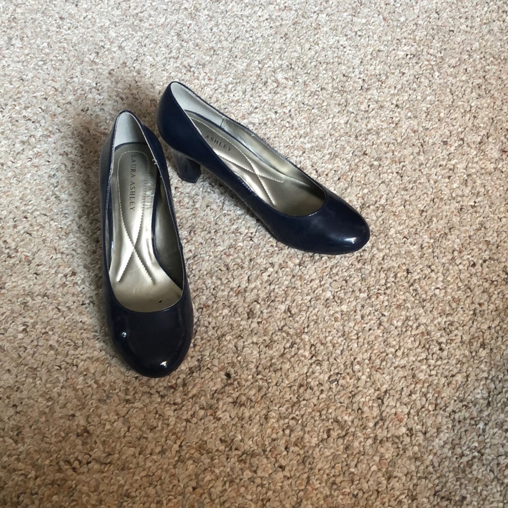 ⭐️ Navy Blue Heels 👠